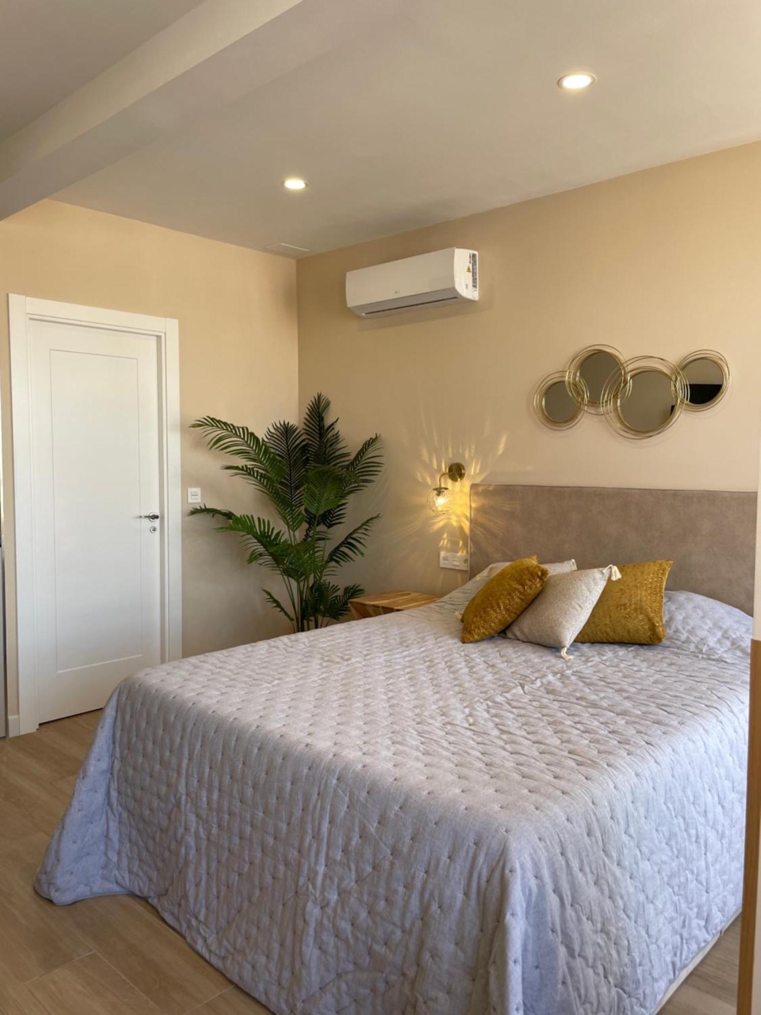 Riscal Suits Luxury Alicante Room photo